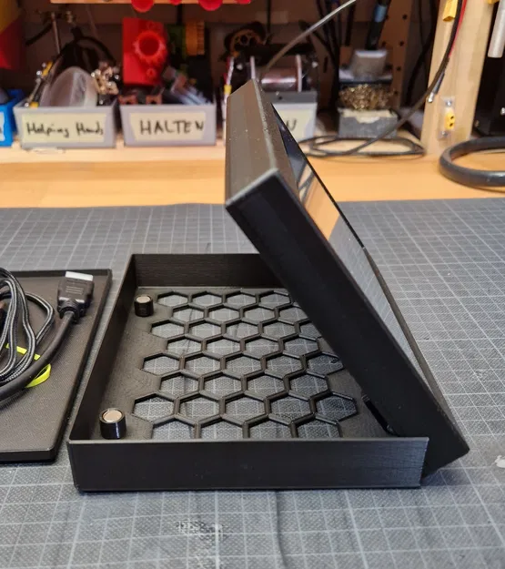 Hộp đựng kiêm đế cho màn hình HDMI 7inch - Image 1