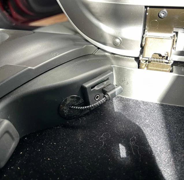 Giá đỡ cốc/khe cắm điện thoại cho C7 Corvette - Image 3