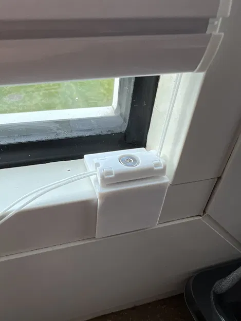 Adapter Dán Kẹp Rèm Plissee / Plissee Holder Glue Plate - Image 1