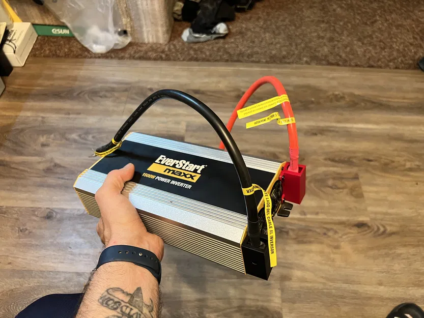 Chụp Ống Dây Cho Máy Biến Tần EverStart Maxx 1500W - Image 1