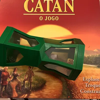 Tháp Đổ Xúc Xắc "Captured Dice Tower" (bởi Nacelle)