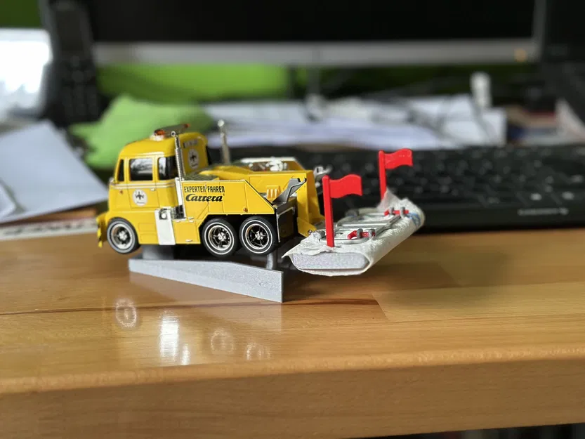 Bộ phận vệ sinh đường ray Carrera dựa trên xe kéo Carrera Digital 132 - Image 1