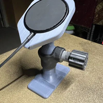 Giá Đỡ Điện Thoại Tripod Kiêm Sạc Magsafe (Remix)