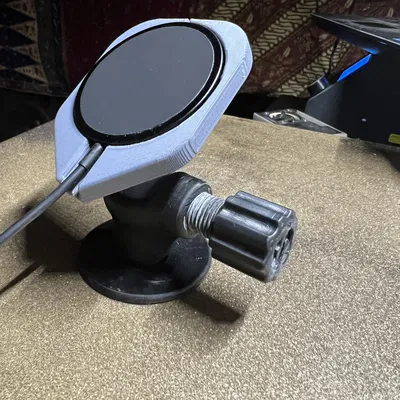 Giá Đỡ Điện Thoại Tripod Kiêm Sạc Magsafe (Remix)