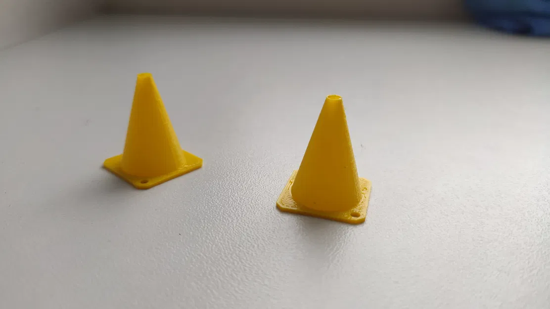 Dopravní kužel - Nón giao thông - Image 1