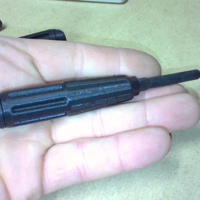 Tua vít dùng với đầu cặp từ tính