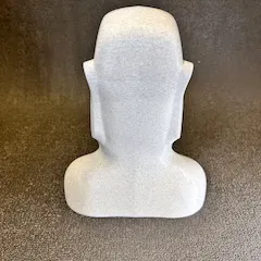 Tượng Moai với ngăn bí mật với nút có thể phá vỡ