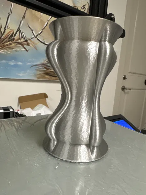 Cái này là cái gì? Bình hoa, ly, cúp, hay gì khác? - Image 1