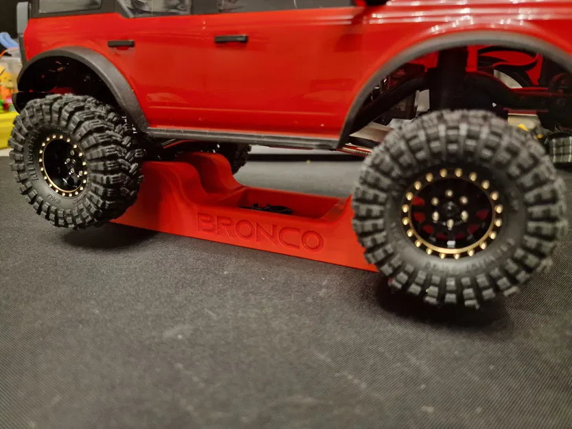 Giá Đỡ Trưng Bày TRX4m Cho Bronco và Defender - Image 2