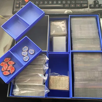 Hộp Đựng Bài Eldritch Horror