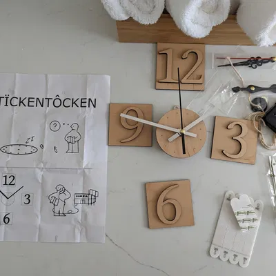 Đồng hồ treo tường không khung cắt bằng Laser