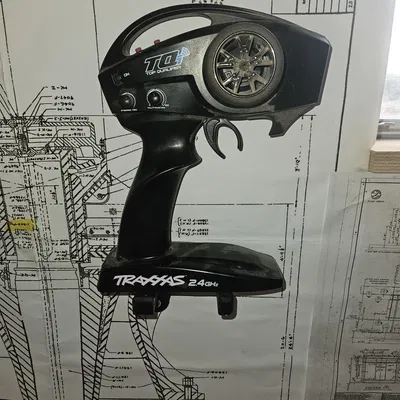 Giá đỡ Tay điều khiển Traxxas Siêu bền