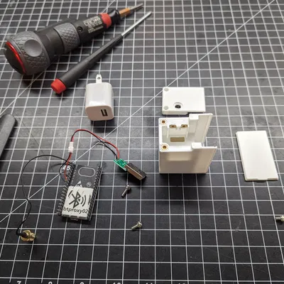 Hộp đựng ESP32 kèm nguồn AC/USB