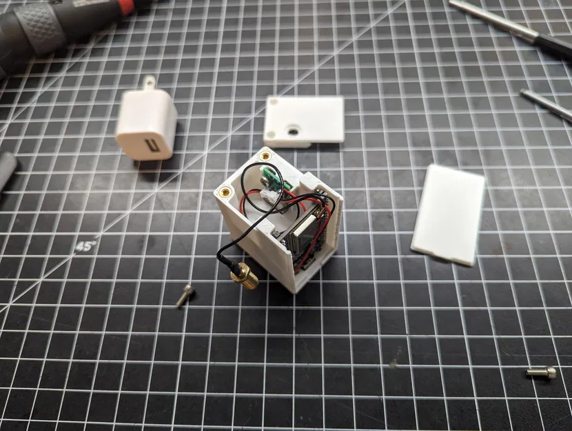 Hộp đựng ESP32 kèm nguồn AC/USB - Image 4