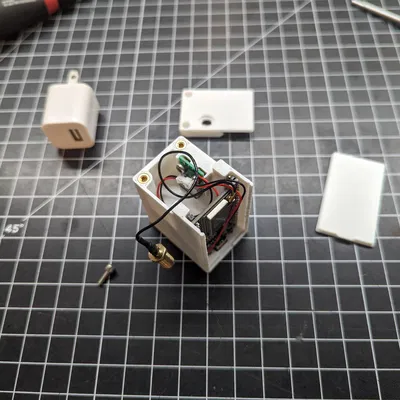 Hộp đựng ESP32 kèm nguồn AC/USB