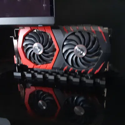 Chân Đế GPU Vít và Đai Ốc