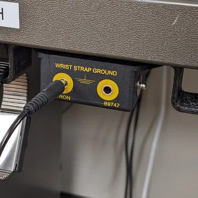 Móc treo dây đeo chống tĩnh điện cho khối nối đất Botron B9742