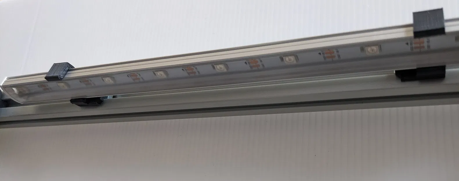 Kẹp giữ thanh nhôm LED strip cho thanh nhôm 2020 - Image 1