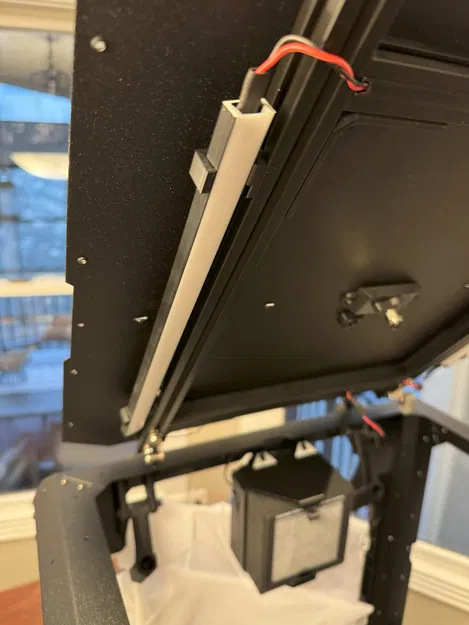 Giá đỡ kênh đèn LED cho thanh nhôm 2020, hướng xuống - Image 1