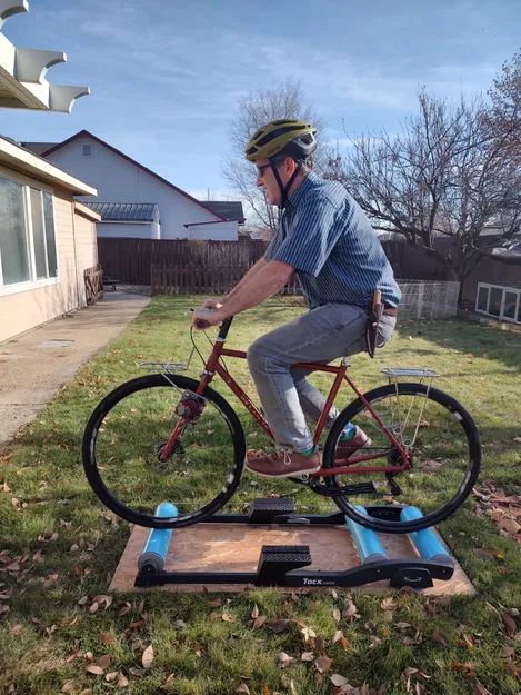 Bậc thang cho Con lăn Tacx Galaxia - Hỗ trợ Đạp xe Trong nhà - Image 1