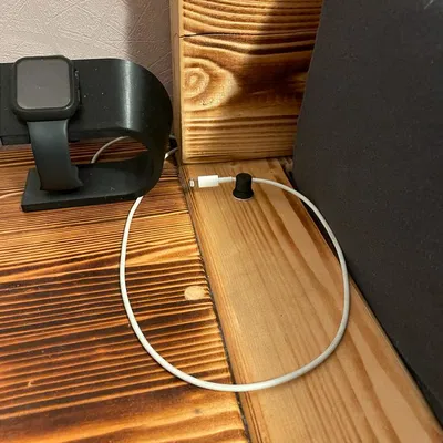 Giá Đỡ Dây Sạc iPhone Nam Châm