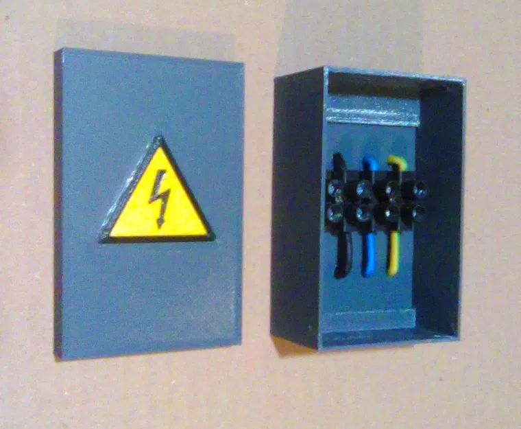 Chìa khóa giấu trong hộp điện giả - Image 3