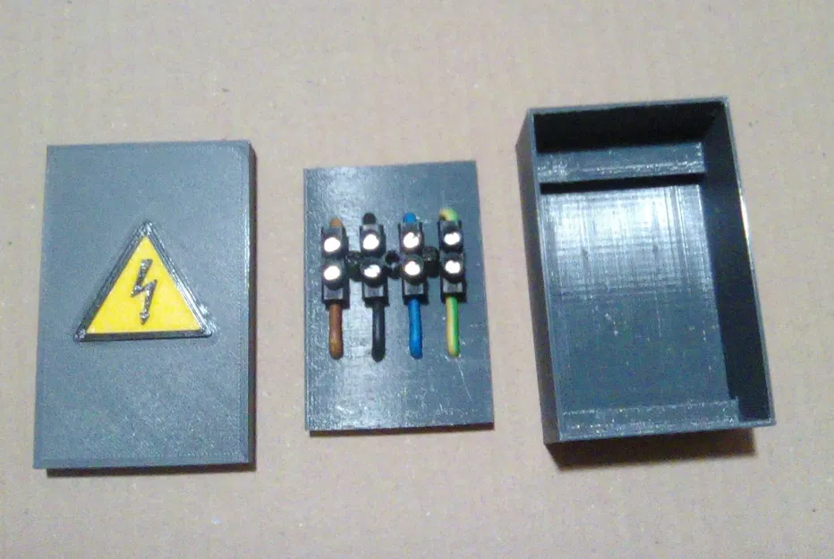 Chìa khóa giấu trong hộp điện giả - Image 5