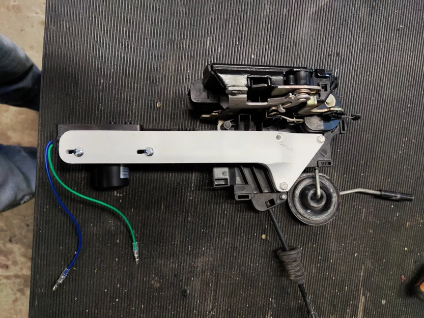 Pát Chỉnh Khóa Trung Tâm Cho VW T5 - Image 1