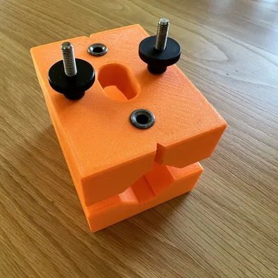 Khai khoan chai đóng vai trò boss