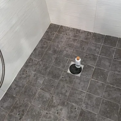 Kệ Bitcoin Để Phòng Tắm