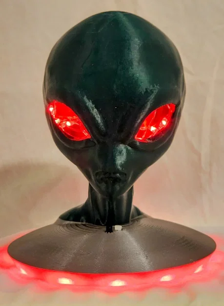 Người ngoài hành tinh với đế UFO và đèn LED - Image 1