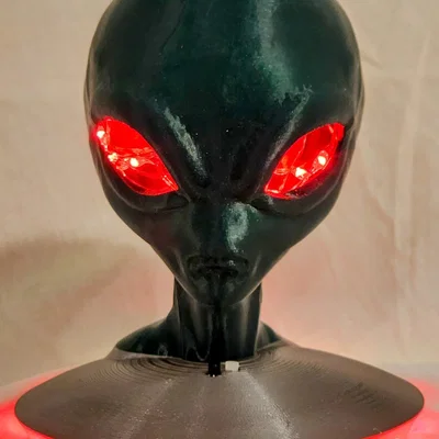 Người ngoài hành tinh với đế UFO và đèn LED