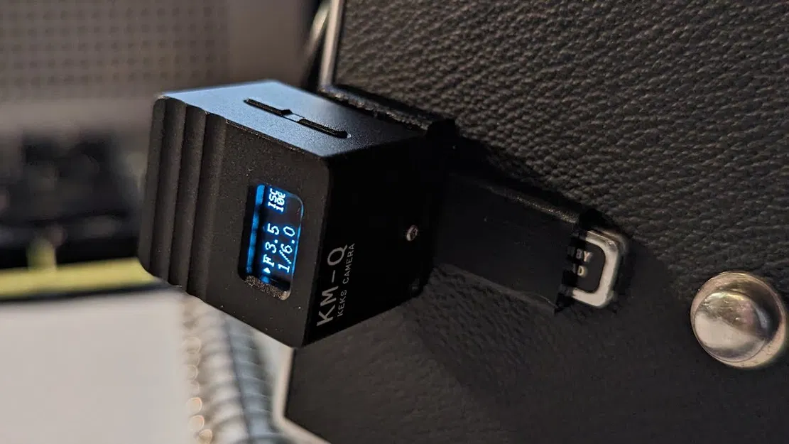 Cái đế gắn cold shoe cho Hasselblad - Image 1