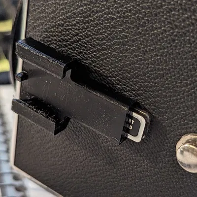 Cái đế gắn cold shoe cho Hasselblad