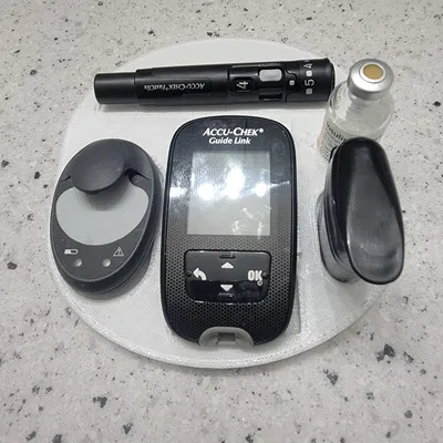 Khay Cất Giữ Đồ Dùng Cho Máy Đo Guide Link Medtronic