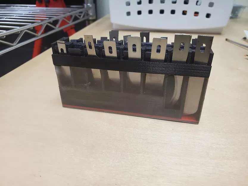 Hộp Đựng Lưỡi Dao Thay Thế Xacto - Image 1