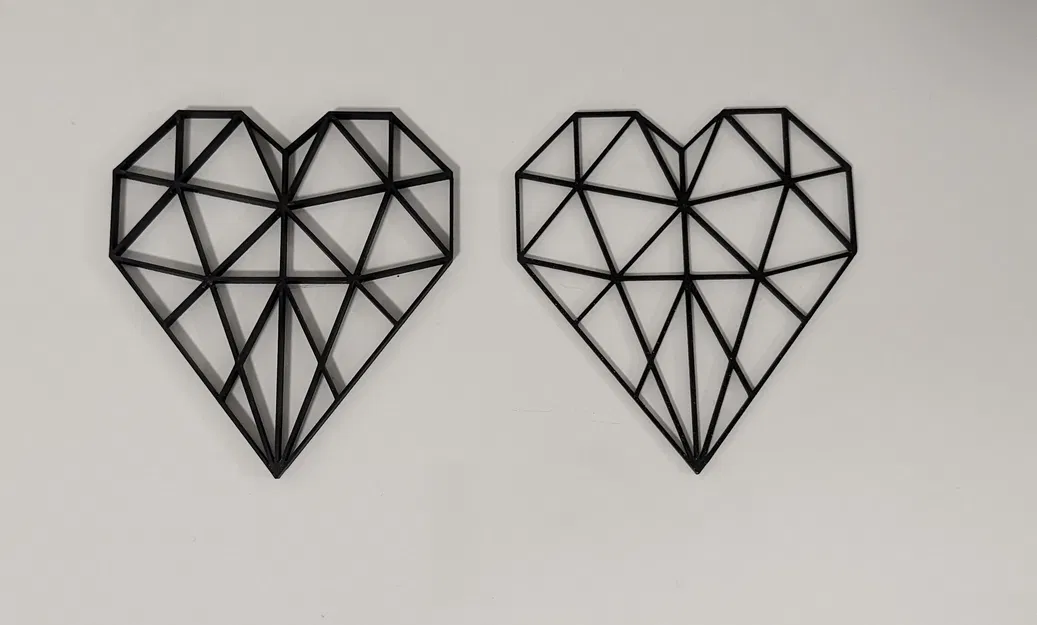 Trái Tim Low Poly Tối Giản - Image 1