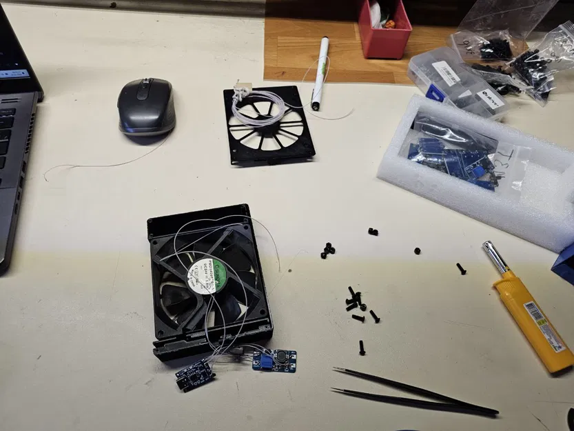 Cục tản nhiệt PC 92mm chạy pin - Image 12