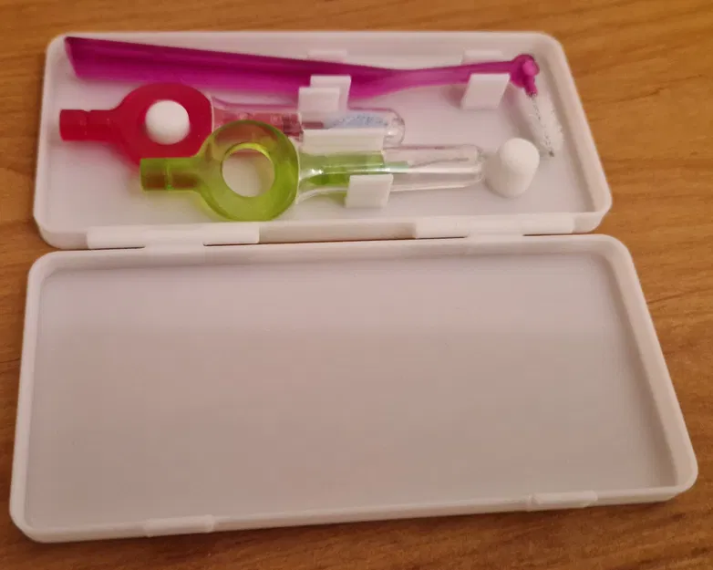 Hộp Đựng Bàn Chải Kẽ Curaprox Remix - Image 1