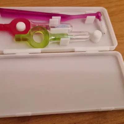 Hộp Đựng Bàn Chải Kẽ Curaprox Remix