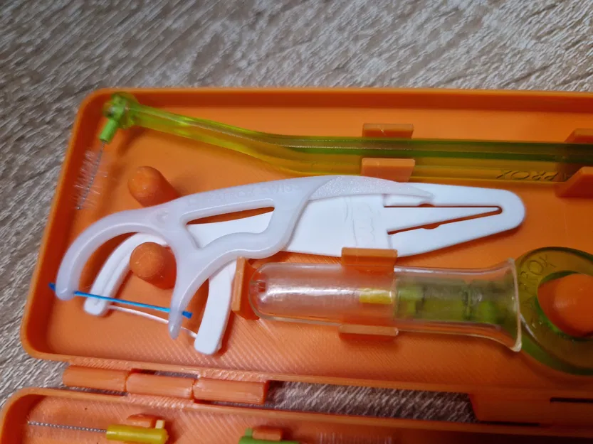 Hộp đựng bàn chải kẽ CURAPROX - Image 4