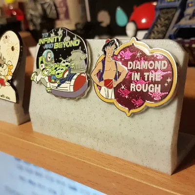 Giá Đỡ/Trưng Bày Pin Disney World