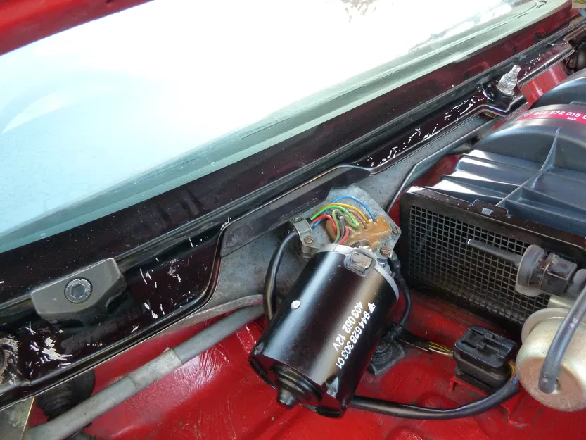 Chụp Che Động Cơ Porsche 944 (Mã 944.504.513.00) - Image 1