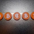 Nam Châm Bitcoin 40mm (Nam Châm 6x3mm hoặc 12x3mm) - Thumbnail 1