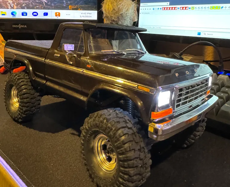 Chắn Nắng Kính Lái Xe Trx4m Ford F-150 - Image 1