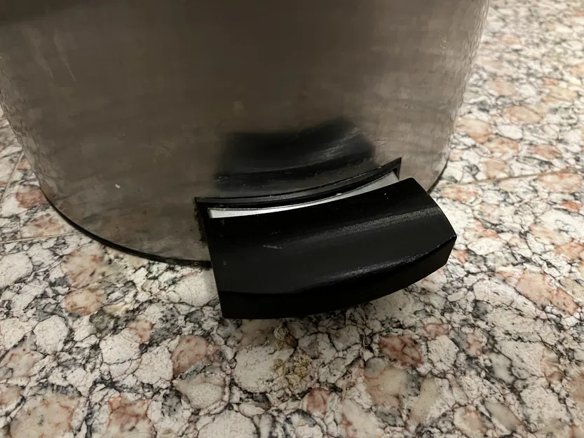 Thùng rác có thể đạp chân - Image 1