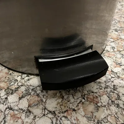 Thùng rác có thể đạp chân