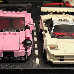 Giá đỡ trưng bày xe Lego