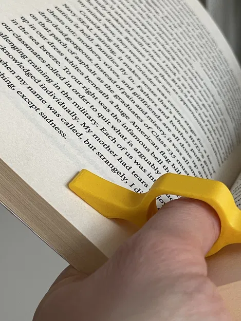 Người trợ giúp đọc sách một tay - Image 3