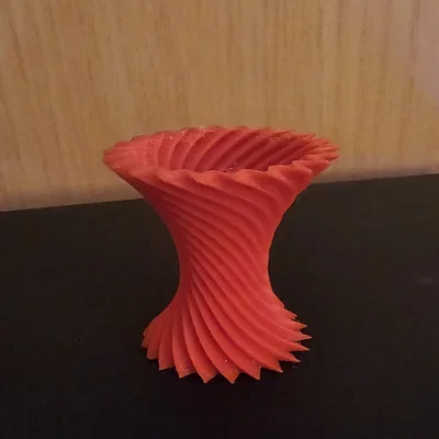 Chậu cây "twisted vase deco" (chế độ "vase mode")